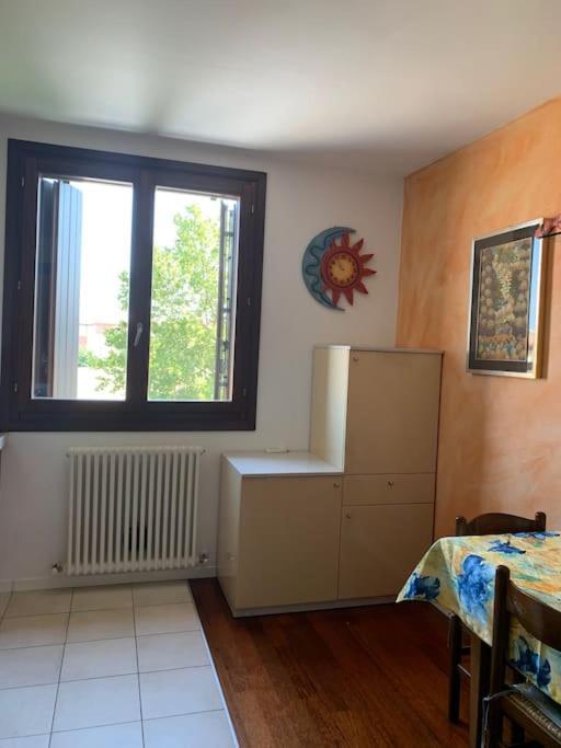 Appartamento Andrew'S House Con Parcheggio Privato Αντζόλα ντελ Εμίλια Εξωτερικό φωτογραφία