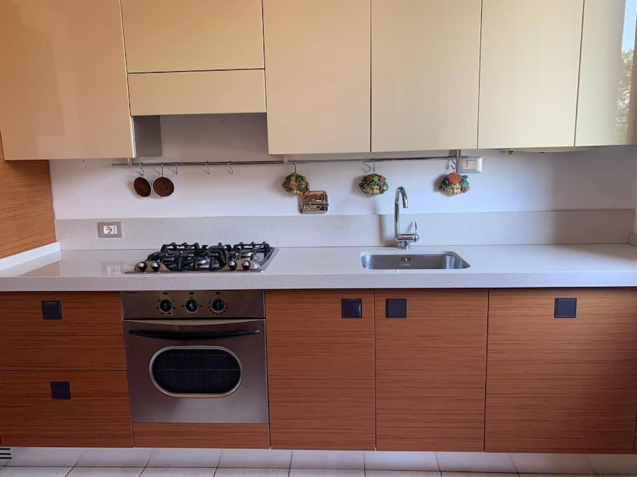 Appartamento Andrew'S House Con Parcheggio Privato Αντζόλα ντελ Εμίλια Εξωτερικό φωτογραφία
