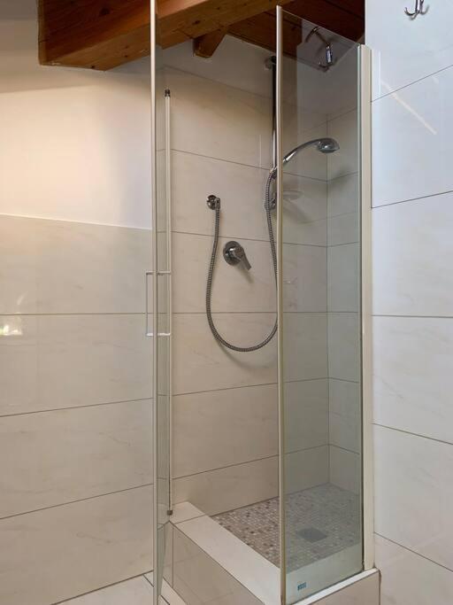 Appartamento Andrew'S House Con Parcheggio Privato Αντζόλα ντελ Εμίλια Εξωτερικό φωτογραφία